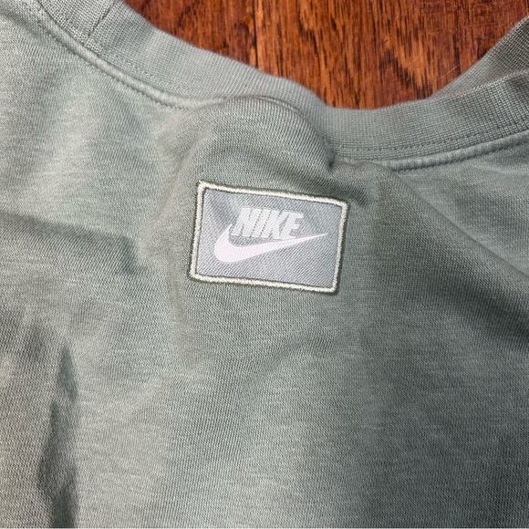 Nike Women's Green Cropped Hoodie - Picture 3 of 6